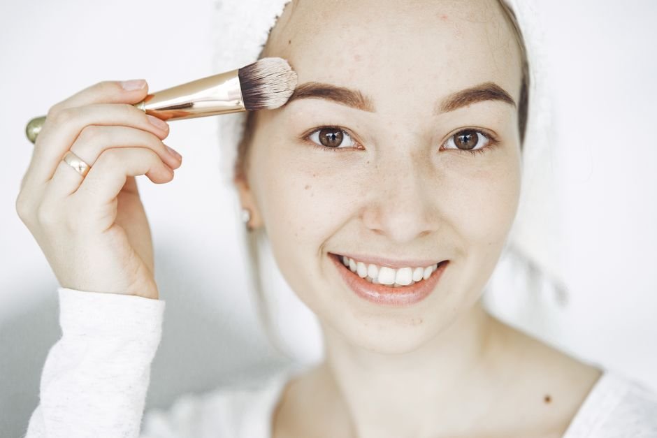 The Glow-Up That’s Actually Real: My Honest Skincare, Makeup, and Natural Beauty Routine